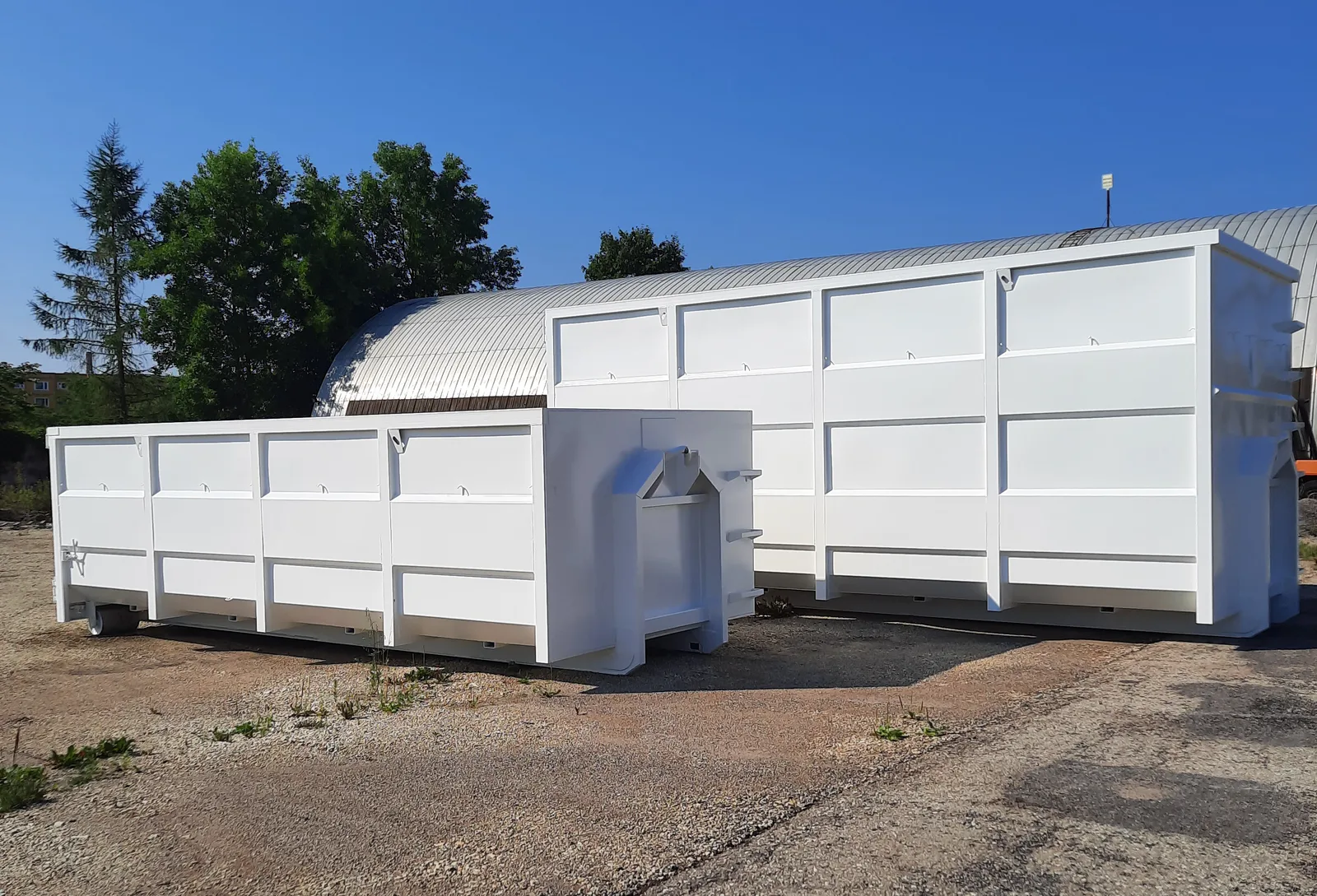 Standard open hooklift containers 35 m³, white